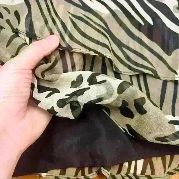 Vintage animal prints V-neck sleeveless midi dress. Size medium. - Picture 8 of 10